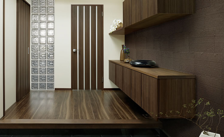 ENTRANCE STORAGE